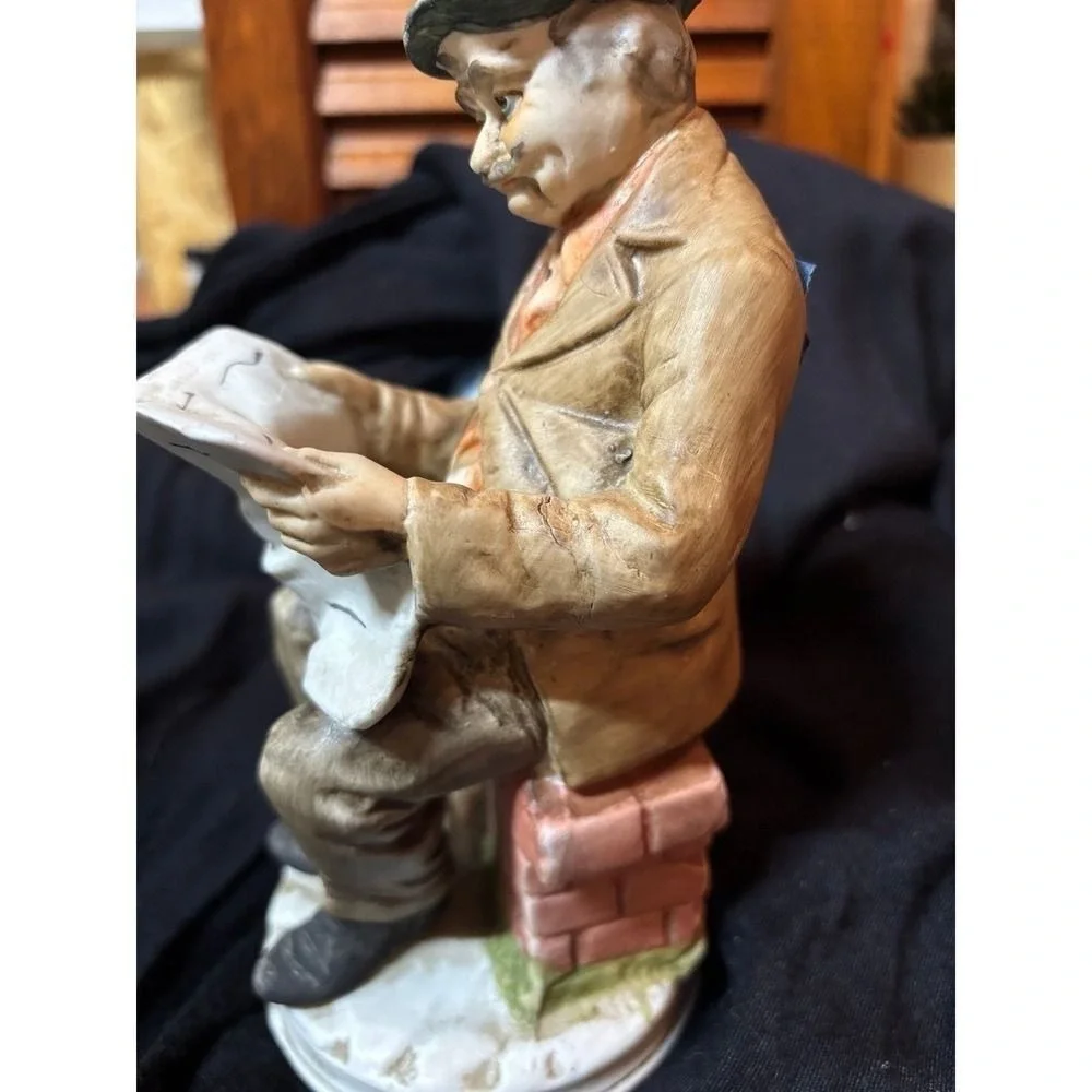 Figurine Porcelain Old Man Reading